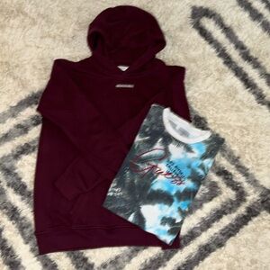Abercrombie hoodie and guess Tshirt